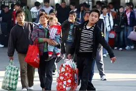 留不下的城市，回不去的乡村，长年外出打工养老该去哪儿？图片