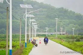 给农村安装太阳能路灯是好事，为啥农民抱怨：还不如不装图片