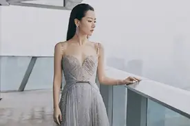 娱乐圈借衣潜规则：造型师如何为明星「蹭」品牌图片