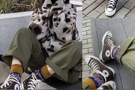 初春来一双“匡威鞋”，适合多种场合和风格，诠释简约美图片