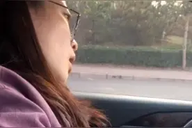 山西一孕妇自驾去医院，结果路上羊水破裂，老公在副驾驶手足无措图片