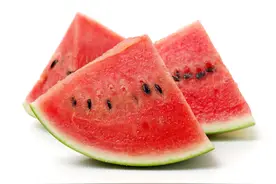 原来一直切错西瓜？换个切法，即可1秒去核，效果极神奇图片