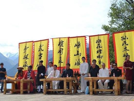 咏春挑战当代格斗要打裸拳,结果10秒被胖揍20余拳惨遭KO