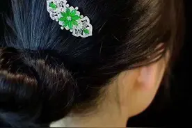 代表东方古典神韵的珠宝首饰，轻绾云鬓，为伊戴簪，现代依然流行图片