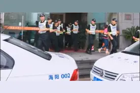 上海保安员徐广俊：面对持刀歹徒 他选择挺身而出图片
