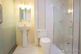 他家卫生间真高级，一根管子都没有图片