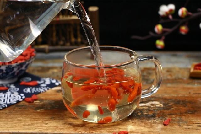 买枸杞，小心“掺假”，记3个妙招，轻松避开“问题”枸杞