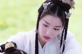 燕云台：玉萧上线了，她一袭白衣宛若仙子，明扆将她带回皇宫了图片