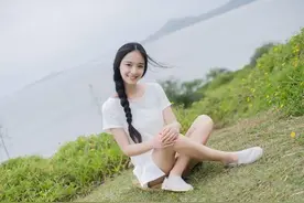 湖南卫视主持人频繁因恋爱绯闻上热搜，这届主持人真不简单图片