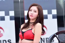 石家庄车展，这位车模站姿标准图片