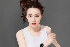 明星隐藏身份，热巴配音师，何炅教授，看到王源：太优秀图片