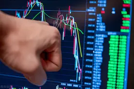 工商银行1天赚10亿不及预期，股价大跌8%，股息达5%，散户要抛吗图片