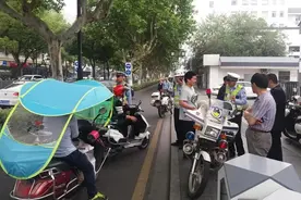 电动车严查，骑电动车需要随身携带哪些证件？看了涨知识图片