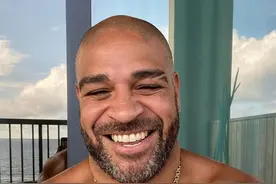 阿德里亚诺挥霍无度，声色犬马一身肥肉，已卖掉120万英镑豪宅图片