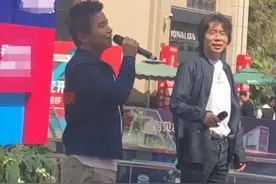 “水木年华”已死？李健单飞后，乐队沦落到小县城商演，观众寥寥图片