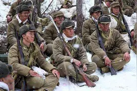 志愿军一次斩首行动，俘虏美军男兵女兵17名，彭德怀连声称赞图片