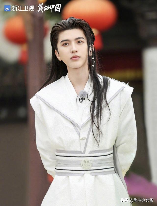 跑男新一期穿越三国有点搞笑！常驻MC全是配角？主角竟是村长？