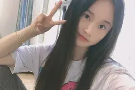 我有一个大学女同学，长得很漂亮，离异单身图片