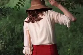 50岁亿万富翁自曝择偶标准后，他的新老婆让人错愕：不要骗自己了图片