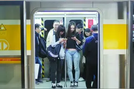 为什么国人都喜欢买苹果，却不喜欢买国产？是有钱膨胀了吗？图片
