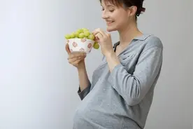 孕妈大量补充营养却被医生阻止，孕期营养补充，需要注意这几点图片