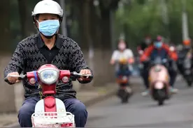 7月1日起，骑乘电动车未戴头盔将被罚！图片