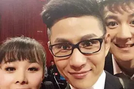 《星光大道》石头哥，曾当过保安，如今儿女双全，在北京买房图片
