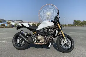 杜卡迪怪兽1200S摩托车，推荐给喜欢旅游的骑士图片