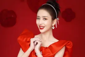 春晚4大亮点：佟丽娅的手镯，倪妮的腿，金晨的笑，鞠婧祎的造型图片