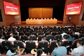 祝贺！贵港一批优秀教师和教育工作者、先进集体获市委市政府表扬图片