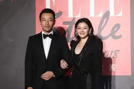 大S胖到失控？穿丝袜套过膝靴满腿褶皱，水桶身材比汪小菲还壮实图片