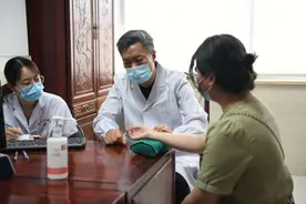 传统医学如何找到“生长点”？来看这份中医药师承教育调查图片