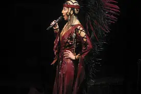 一首单曲Believe在英国连续坐享7周冠军的她图片