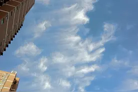 晚秋里秋高气爽的好日子，骑行鹿泉，享受在路上的美好时光图片