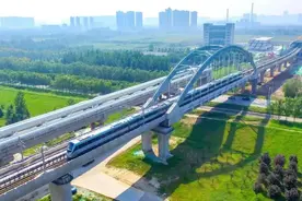 别样景致！乘着地铁和城际铁路一起逛新区……图片