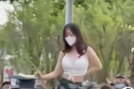 山东某高校女大学生在寝室拍性感大片，网友：佛媛刚封又来校媛？图片