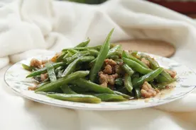 刀豆还能这么炒，一勺豆瓣酱，炒出极下饭的肉末炒刀豆，娃也爱吃图片