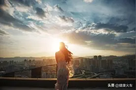 又不是非要蛋糕，爱情和面包还不能两全吗？图片