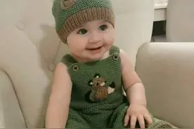 「针织作品」42款男娃的坎肩、毛衣套装设计图片