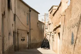 伊朗漫游记：围绕女性头巾的斗争图片