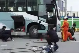 申晨间丨四年级男孩骑ofo被撞身亡案判了：小黄车赔6.7万余元图片