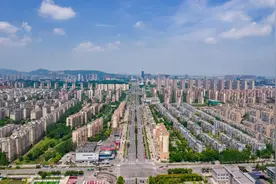 华丽转身！江滩上生长起来的小镇图片