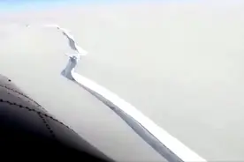 非常罕见！南极冰架发生大型冰山崩解，面积堪比大伦敦图片