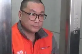 著名歌手尹相杰近况：瘦的"皮包骨"认不出，紧随于文华像"跟班"图片