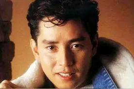 谭咏麟70大寿，约李克勤等20位好友开派对，怕被发现改坐货梯图片