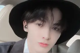 朱正廷晒超仙气自拍，磨皮滤镜太严重，如精致娃娃被吐槽：像女孩图片