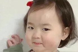 表情包：臭宝，在干嘛呢图片