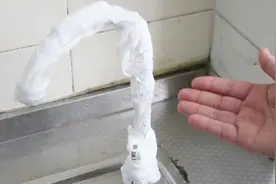 赶紧把卫生纸包水龙头上，我也是今天刚知道，学会快告诉家里人视频封面