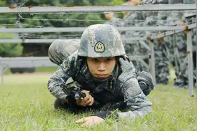 6块腹肌女排长，陆军比武夺冠图片