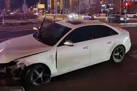 交警夜查，大庆一醉驾男子闯关卡，被吊销驾照图片